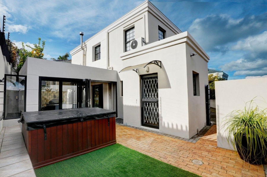 3 Bedroom Property for Sale in Van Riebeeckshof Western Cape